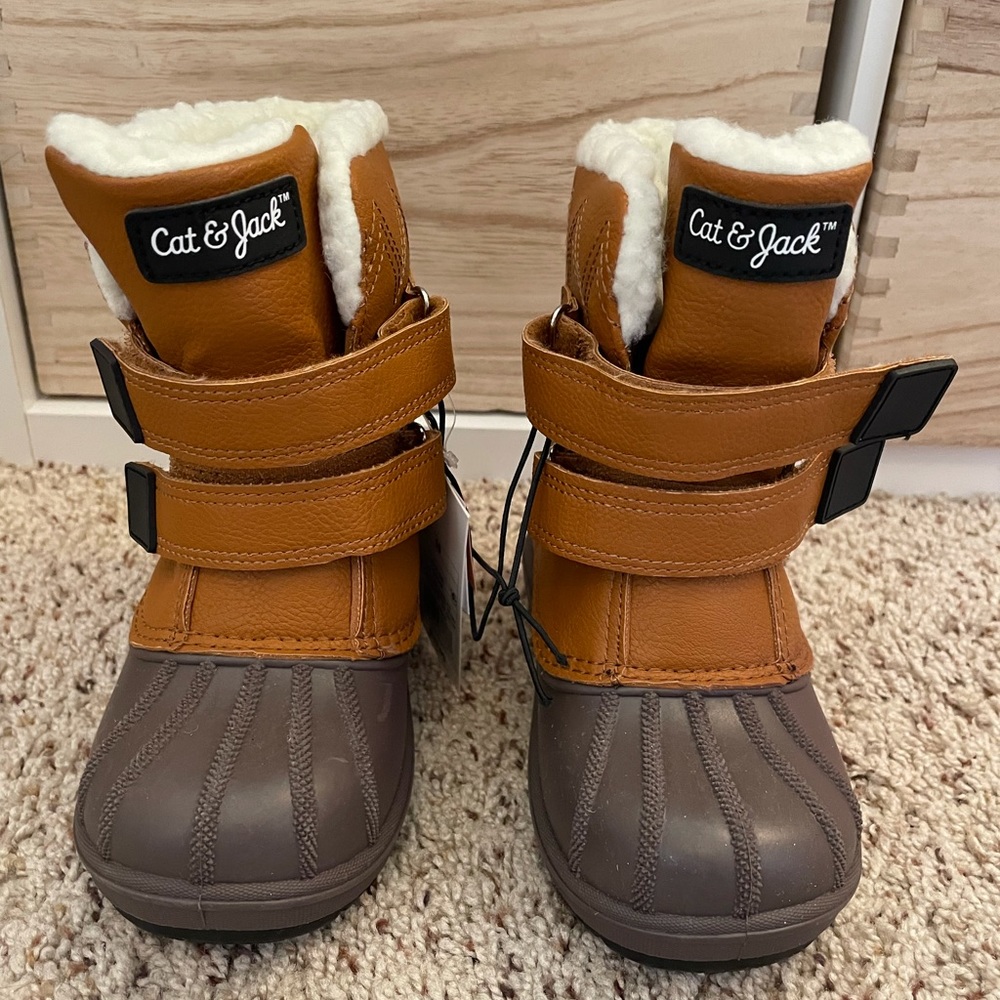 Cat & Jack Tan winter boots size 10